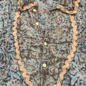 Magnolia Pearl Floral Button-Up Blouse with Ruffle Trim